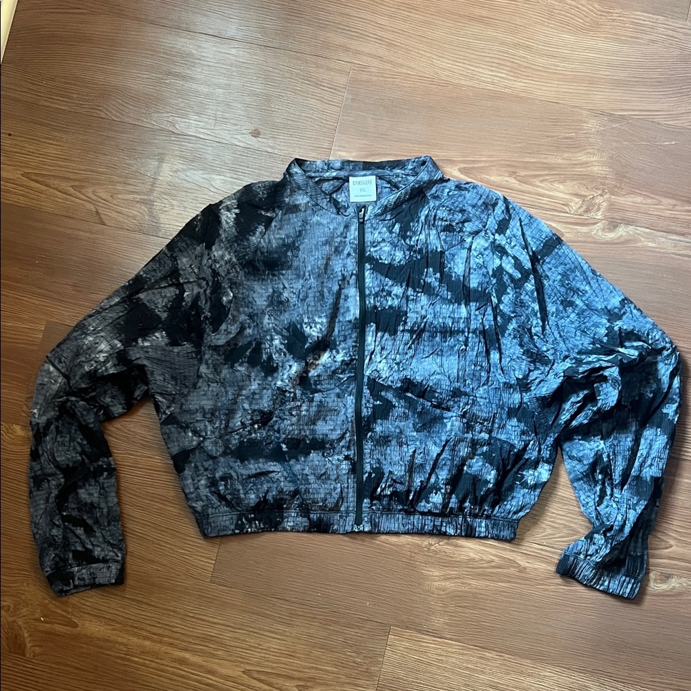 Gymshark Black and Gray Tie-Dye Cropped Bomber Jacket